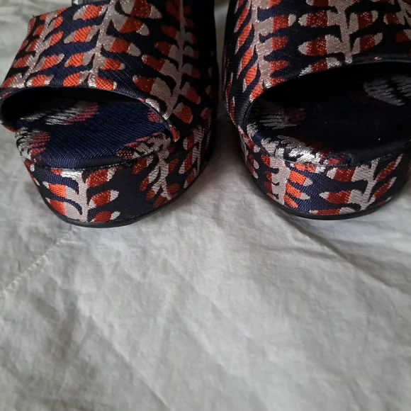 NWOB Tory Burch Solana Jacquard Strappy Platform Sandals Block HeelSize 8.5